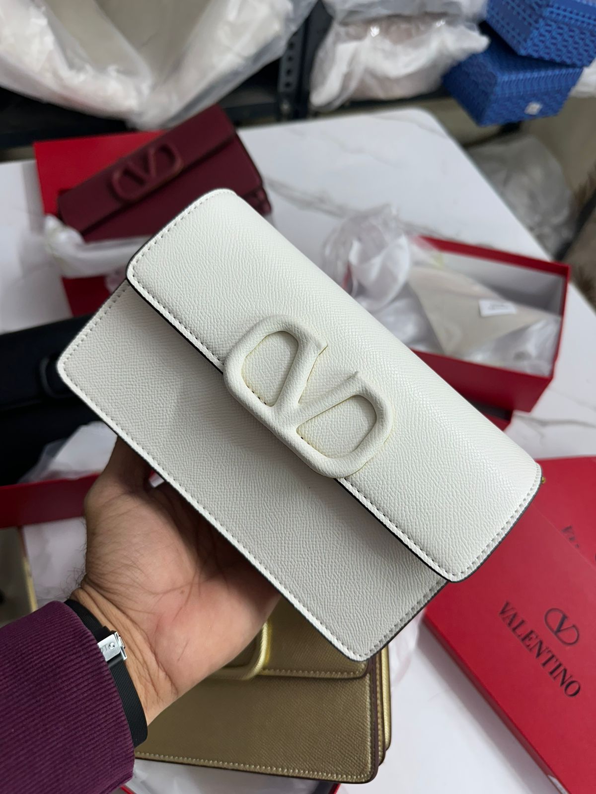 VALENTION GARAVANI LOCO