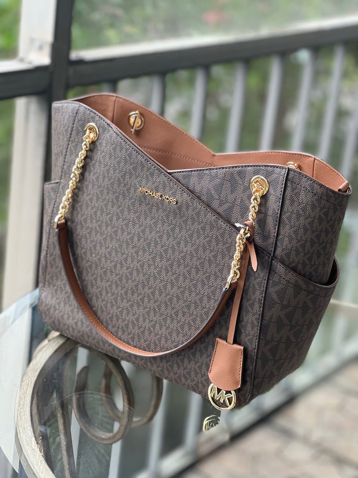 MICHAEL KORS JET SET TOTE HANDBAG