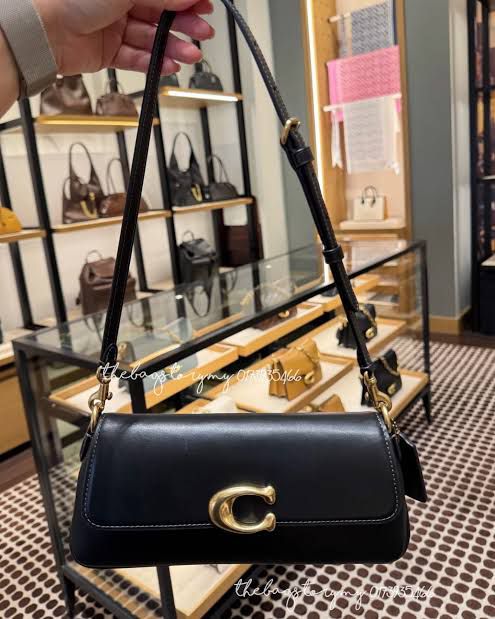 COACH JET SET SHOULDER BAG