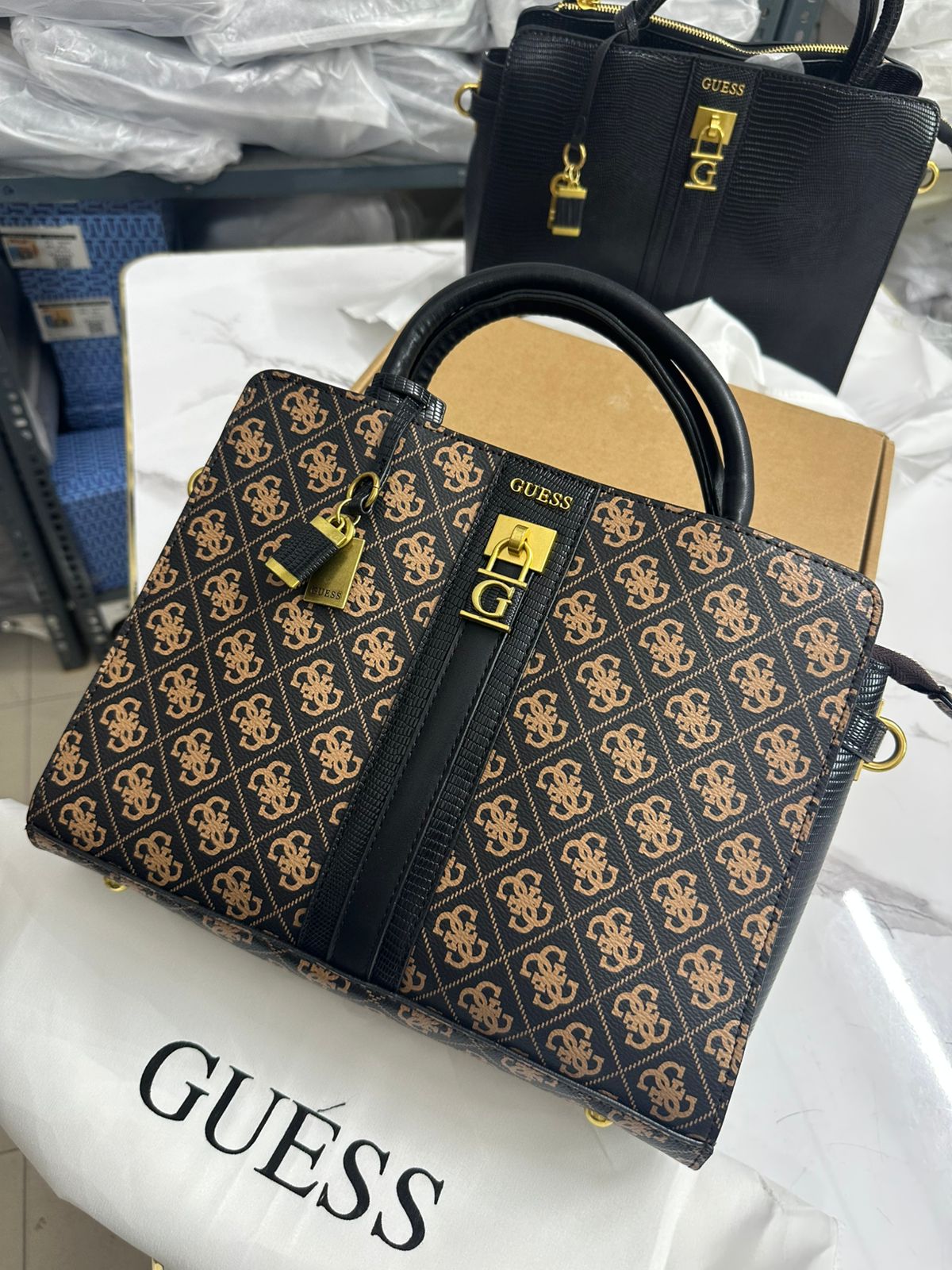 GUESS GINEVRA TOP HANDLE BAG