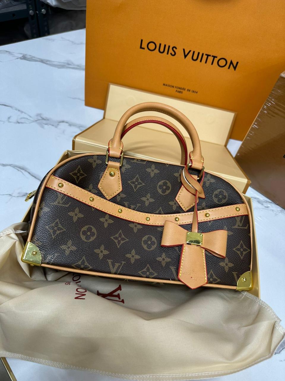 LV DUFFLE