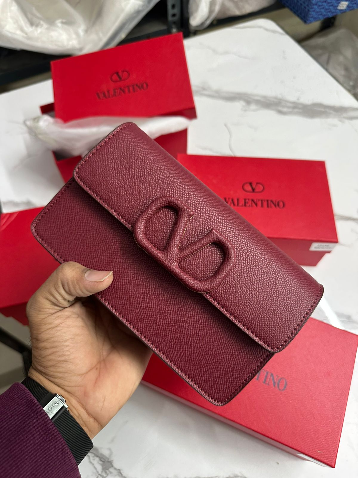 VALENTION GARAVANI LOCO