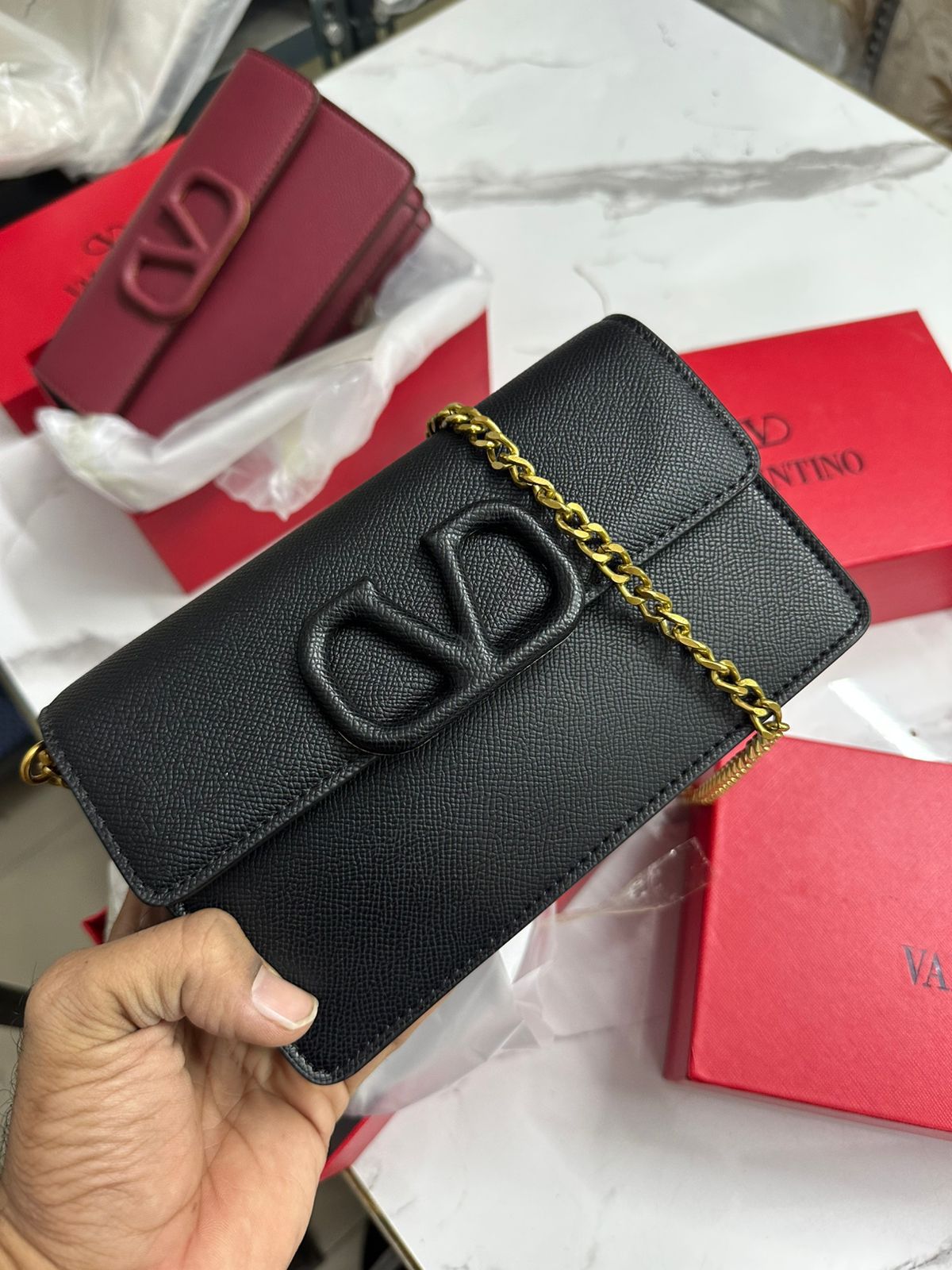 VALENTION GARAVANI LOCO