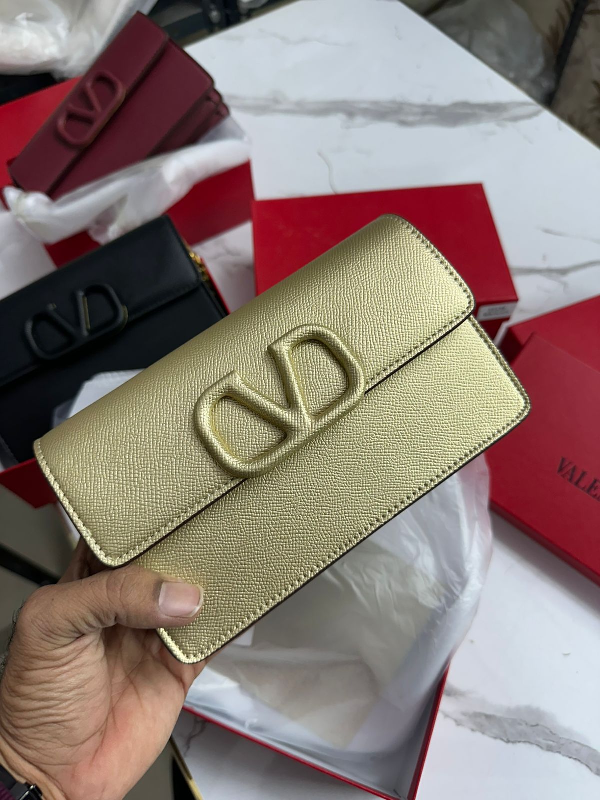 VALENTION GARAVANI LOCO